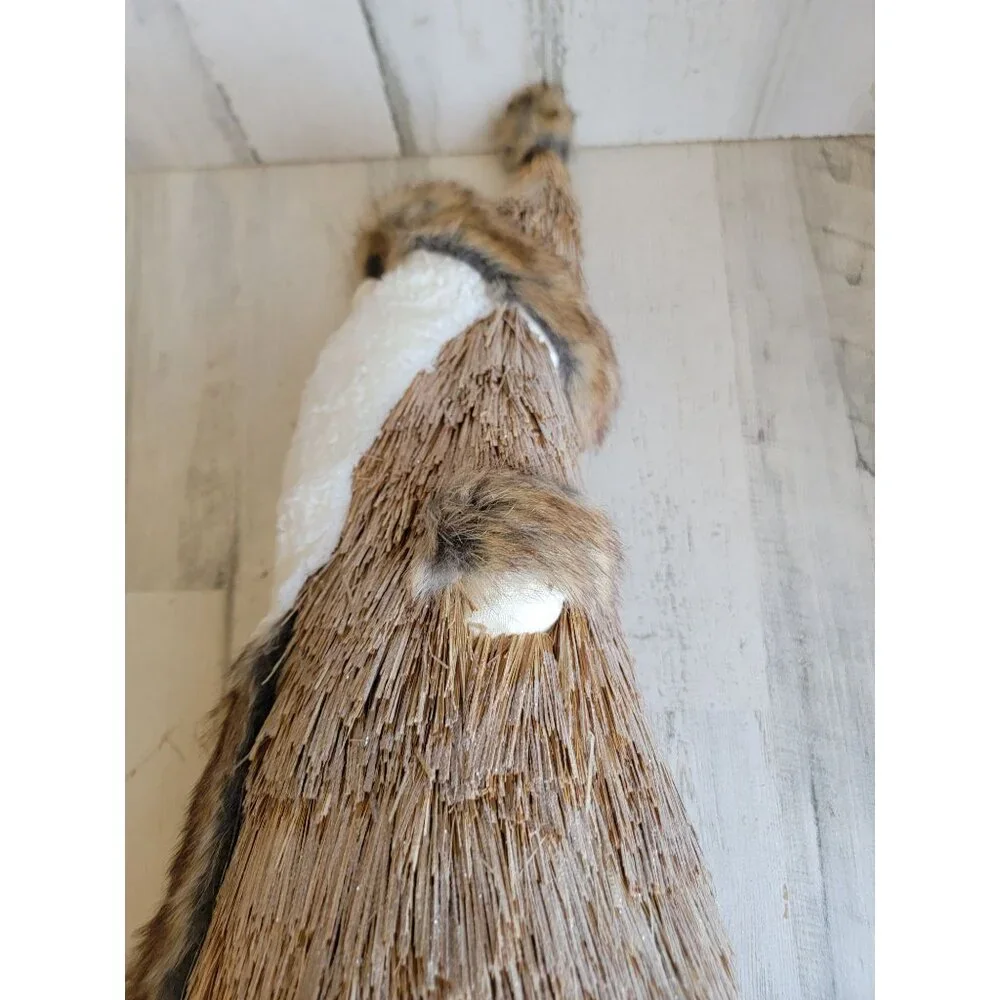 Pier‎ 1 Sisal brown Santa bottle brush wizard bristle Xmas home decor
